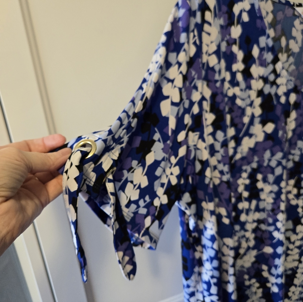 Liz Claiborne Floral V-Neck Blouse - Blue and White Sz 2X - Picture 4 of 4